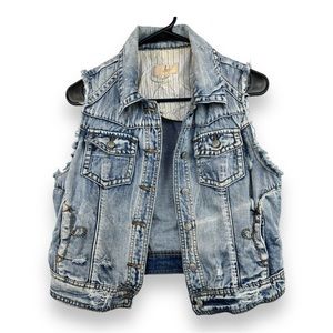 …Lost Women’s Jean Vest Size M